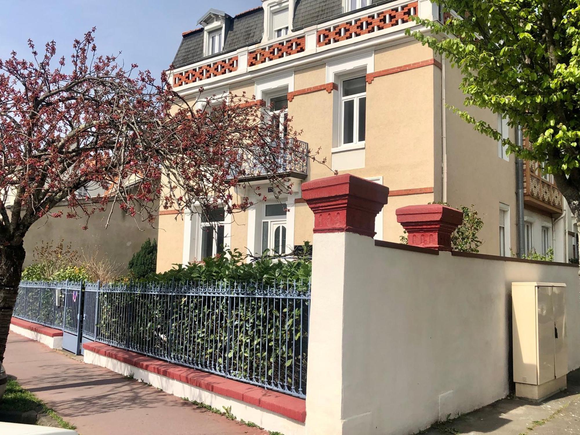 Sainte Cecile 1- Appartement Spacieux Et Lumineux Vichy Exterior photo
